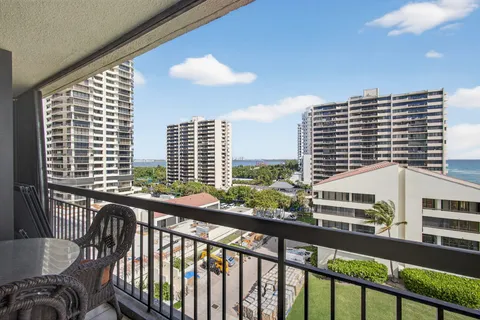 $1,500,000 | 4000 North Ocean Drive, Unit 701, Singer Island, FL 33404