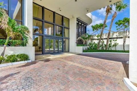 $1,500,000 | 4000 North Ocean Drive, Unit 701, Singer Island, FL 33404