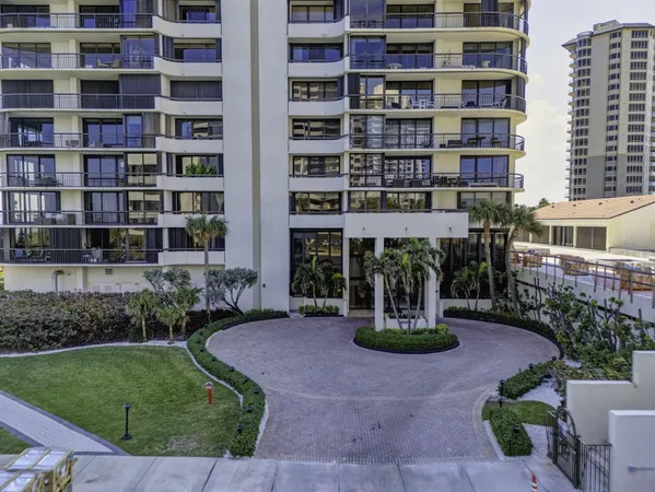 $1,500,000 | 4000 North Ocean Drive, Unit 701, Singer Island, FL 33404