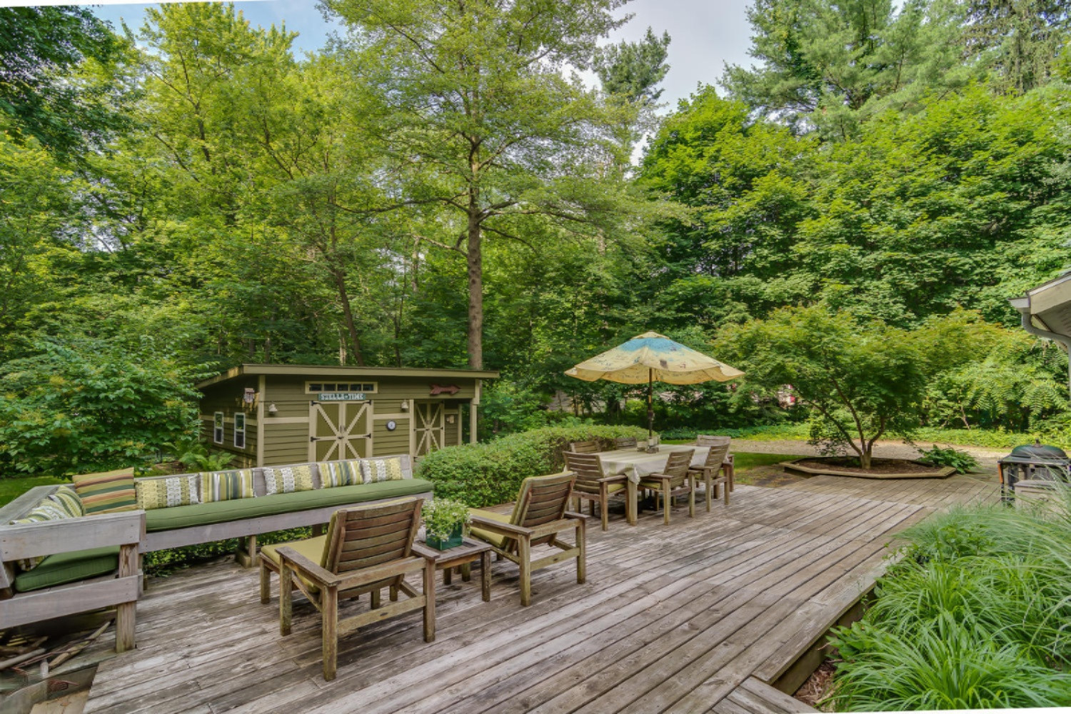 7292 Spring Avenue Harbert, MI 49115 - Photo 20 of 42 Outdoor dining on the deck