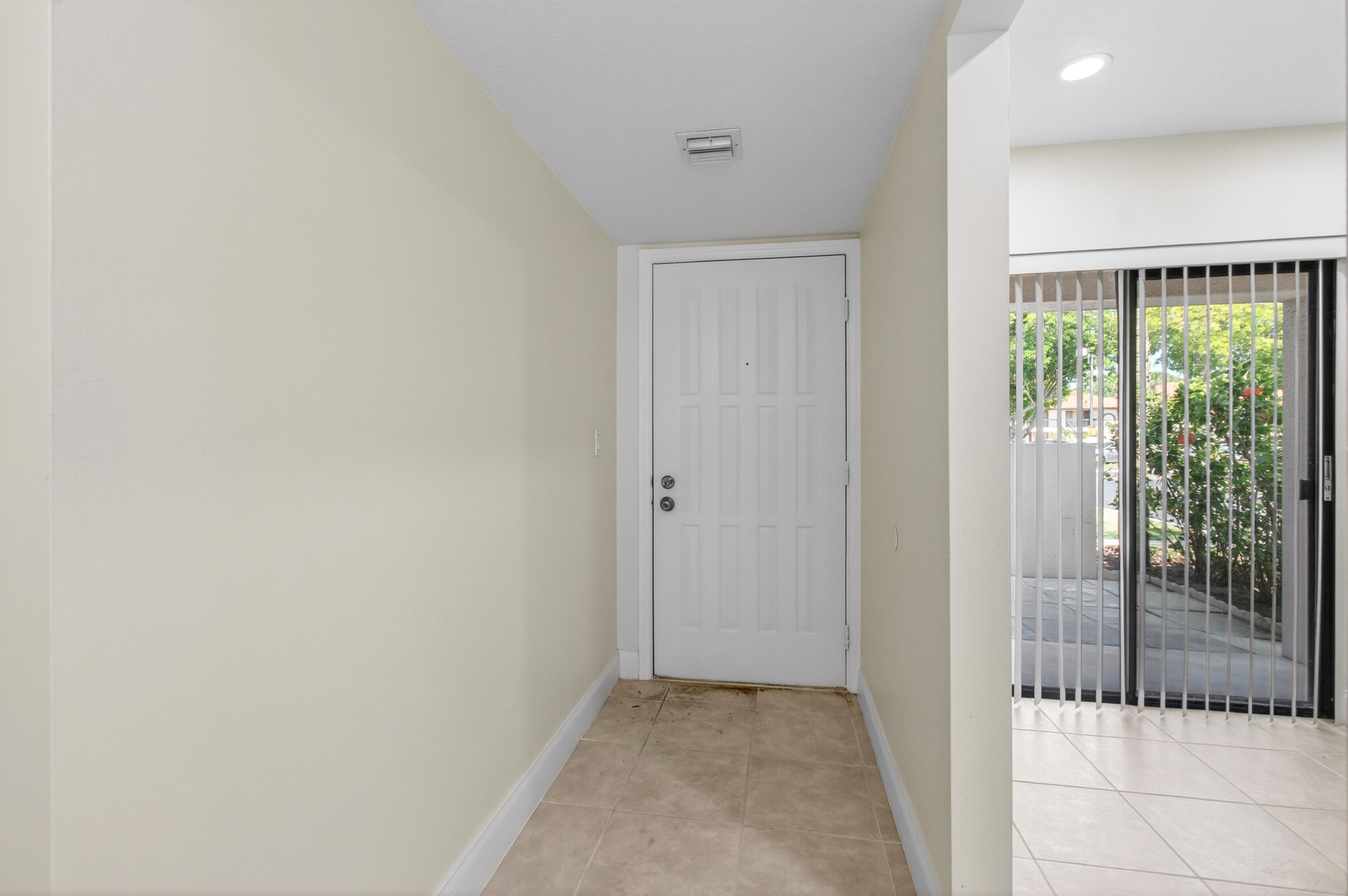 351 Club Circle, Unit 101 Boca Raton, FL 33487 - Photo 9 of 55 9-print-DSC_8765