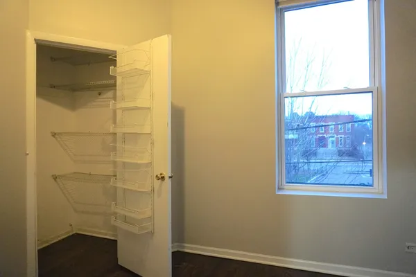 $2,400 | 867 East Pershing Road, Unit 2, Chicago, IL 60653