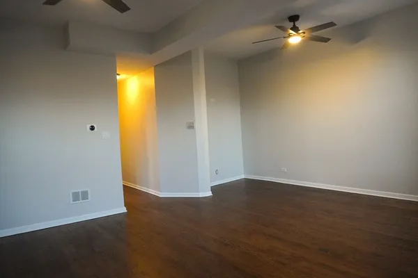 $2,400 | 867 East Pershing Road, Unit 2, Chicago, IL 60653