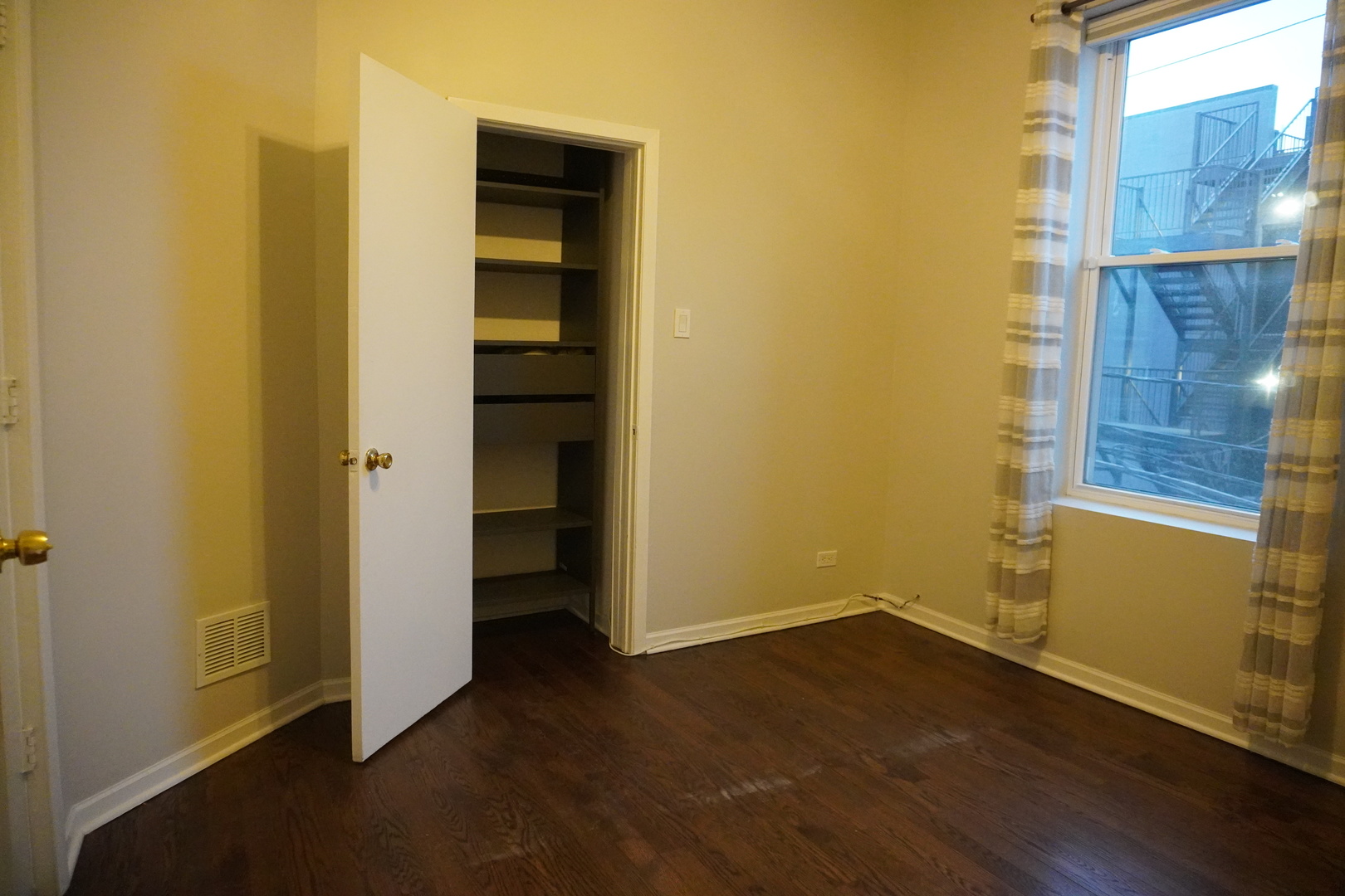 867 East Pershing Road, Unit 2 Chicago, IL 60653 - Photo 6 of 15