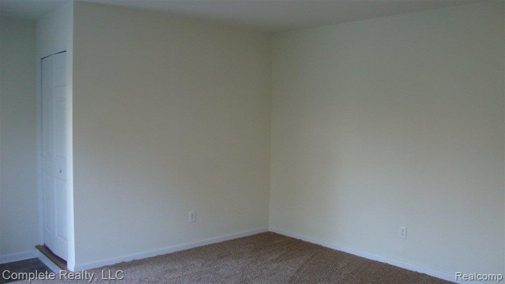 6435 Turner Road Flushing, MI 48433 - Photo 6 of 18 DSC00935.JPG