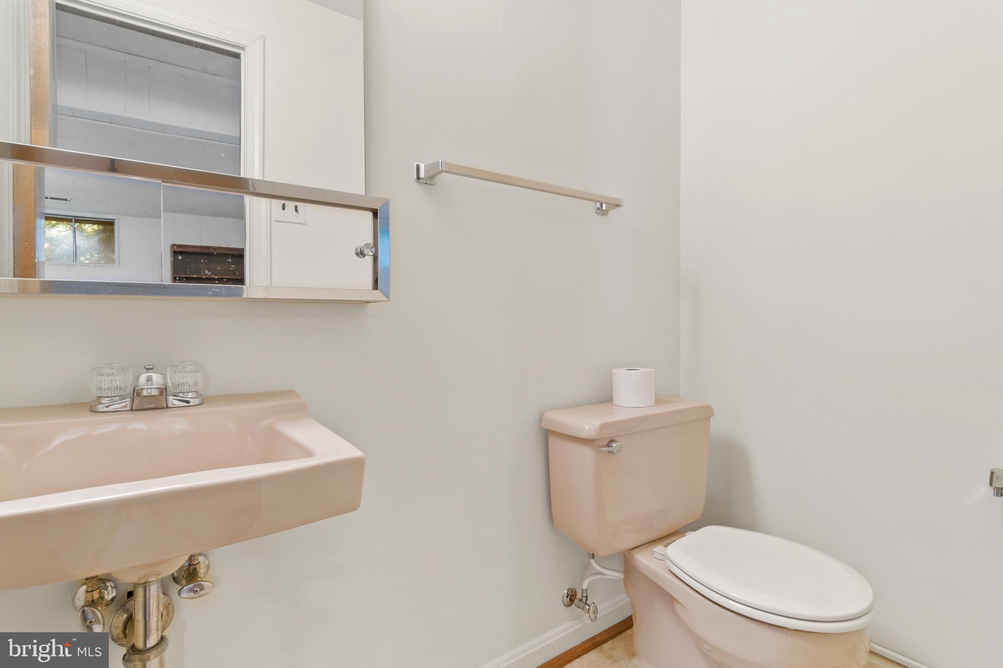13028 Clarion Road Fort Washington, MD 20744 - Photo 27 of 31 Bathroom