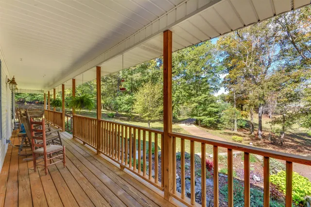 a view of a pathway with a yard