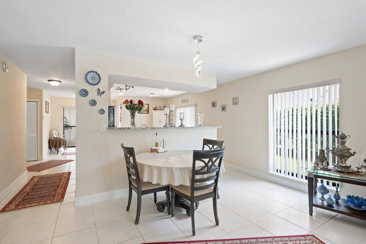 9847 Erica Court Boca Raton, FL 33496 - Photo 14 of 41 011-9847EricaCourt-BocaRaton-FL-33496-SM