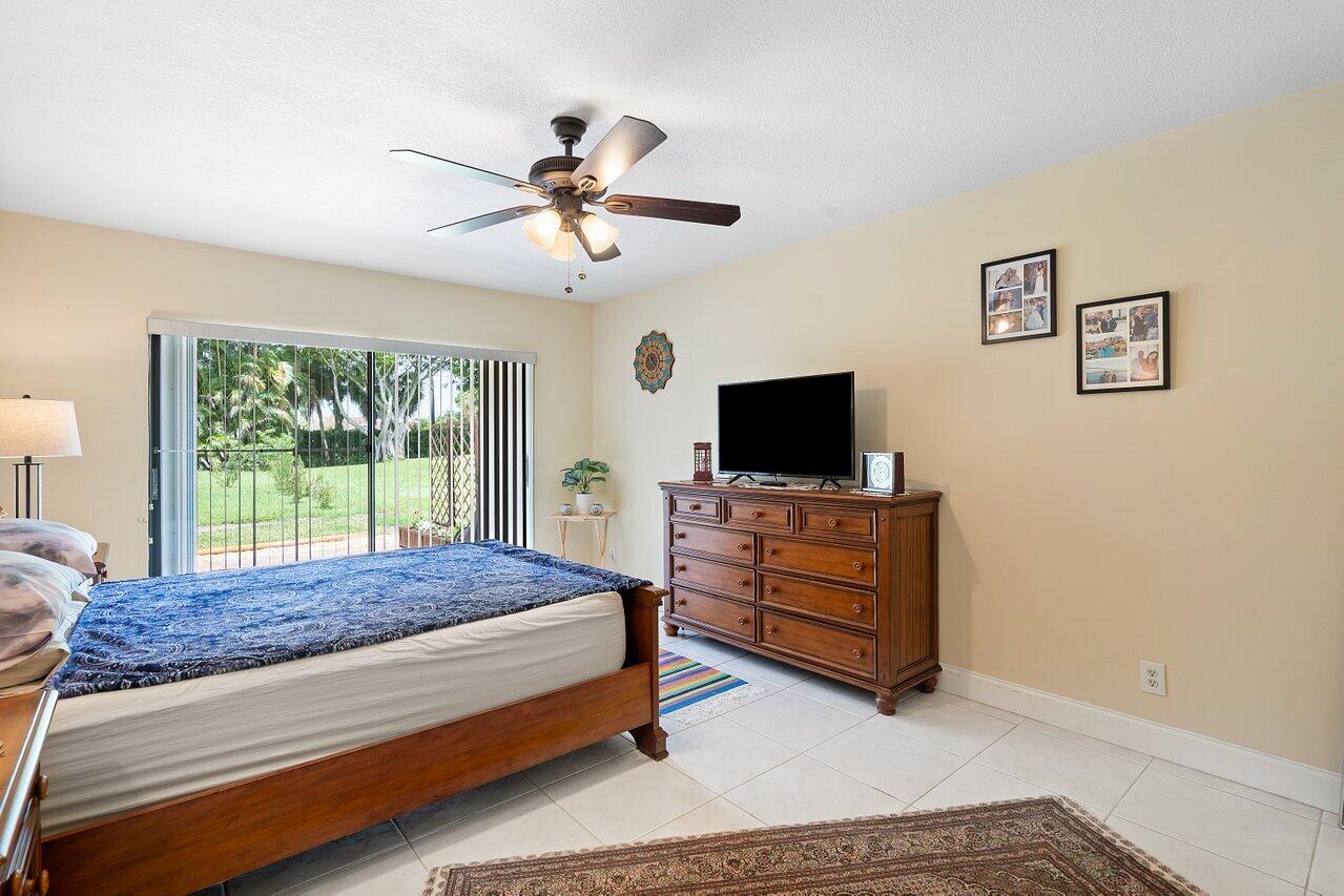 9847 Erica Court Boca Raton, FL 33496 - Photo 15 of 41 017-9847EricaCourt-BocaRaton-FL-33496-SM