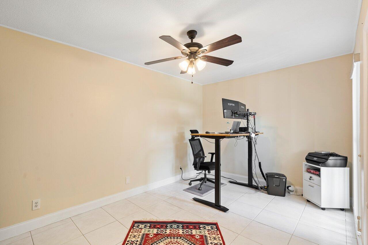 9847 Erica Court Boca Raton, FL 33496 - Photo 19 of 41 016-9847EricaCourt-BocaRaton-FL-33496-SM