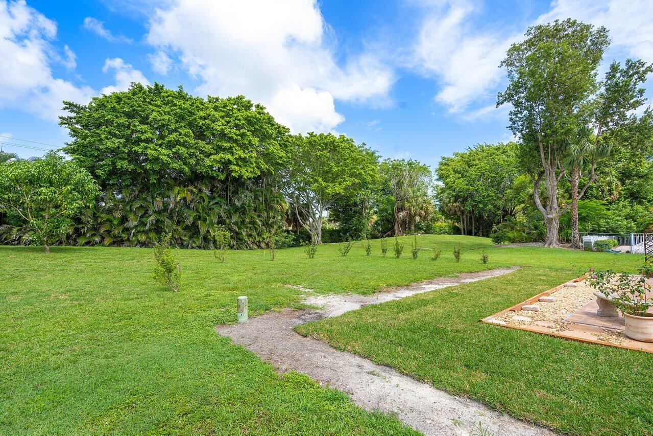 9847 Erica Court Boca Raton, FL 33496 - Photo 23 of 41 023-9847EricaCourt-BocaRaton-FL-33496-SM