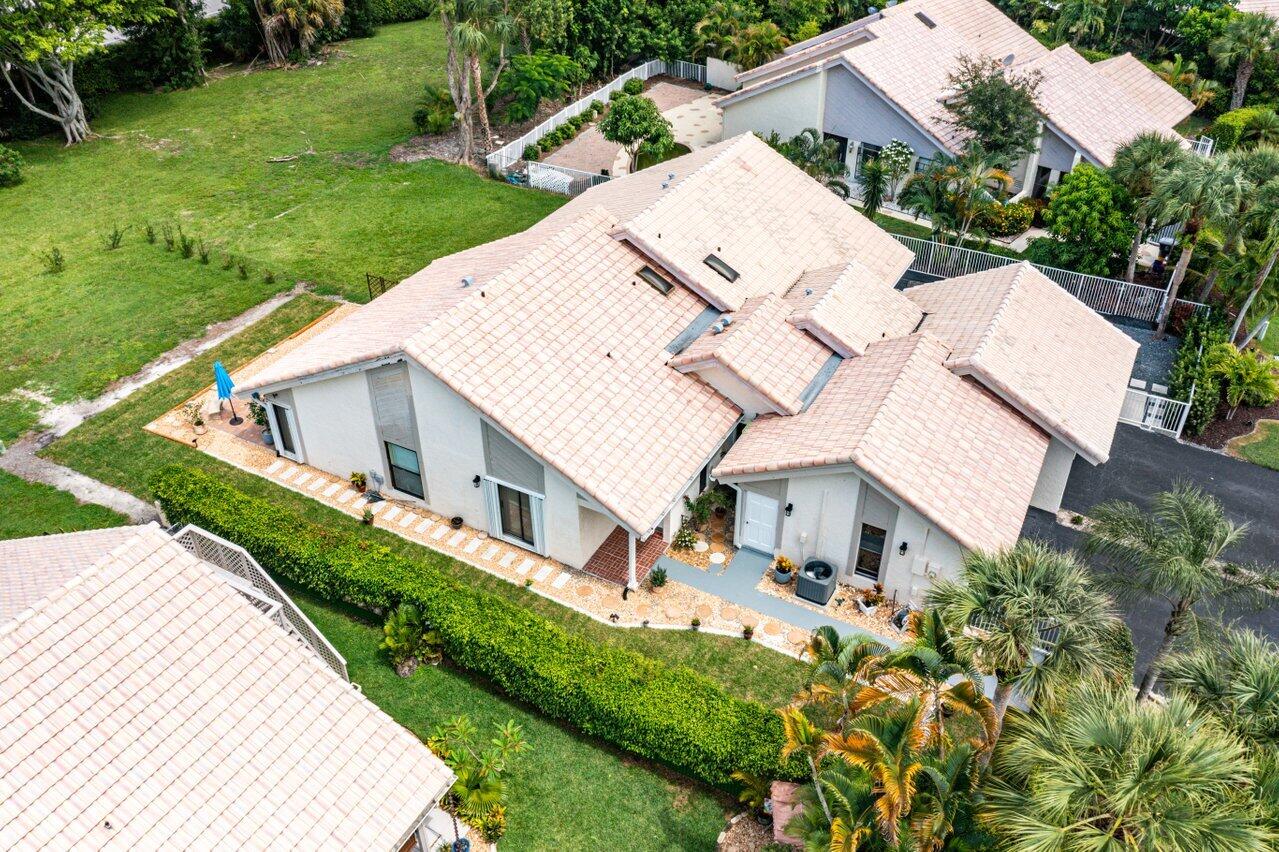 9847 Erica Court Boca Raton, FL 33496 - Photo 27 of 41 027-9847EricaCourt-BocaRaton-FL-33496-SM