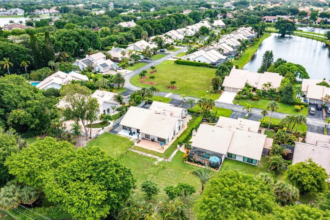 9847 Erica Court Boca Raton, FL 33496 - Photo 31 of 41 031-9847EricaCourt-BocaRaton-FL-33496-SM