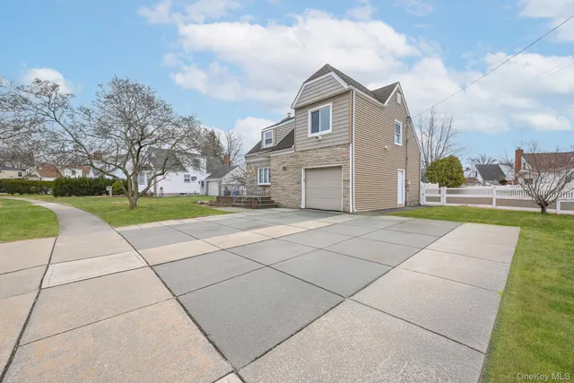 $1,750,000 | 100 Morris Parkway, Valley Stream, NY 11580