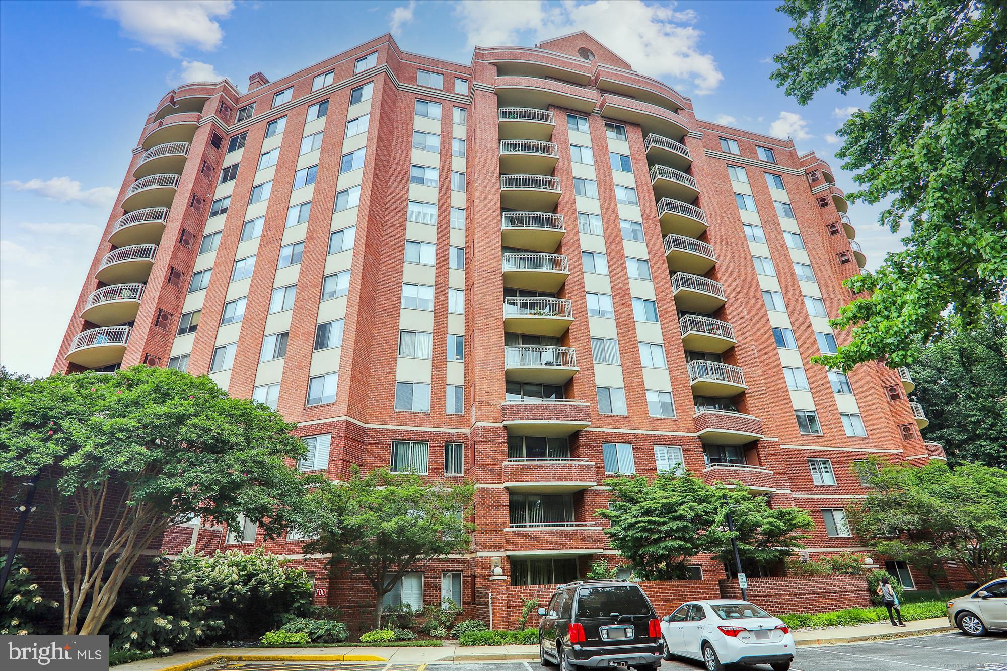 5800 Nicholson Lane, Unit 1908 Rockville, MD 20852 - Photo 32 of 35 front view of building with a street