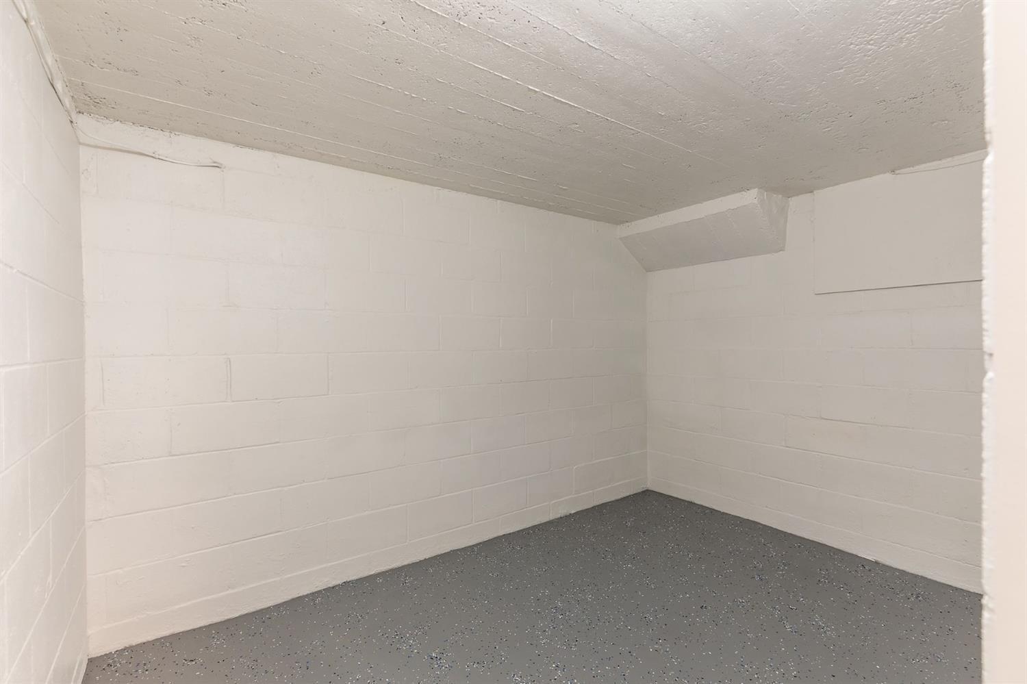 1815 Compton Road Cincinnati, OH 45231 - Photo 42 of 46 Gallery Image 42