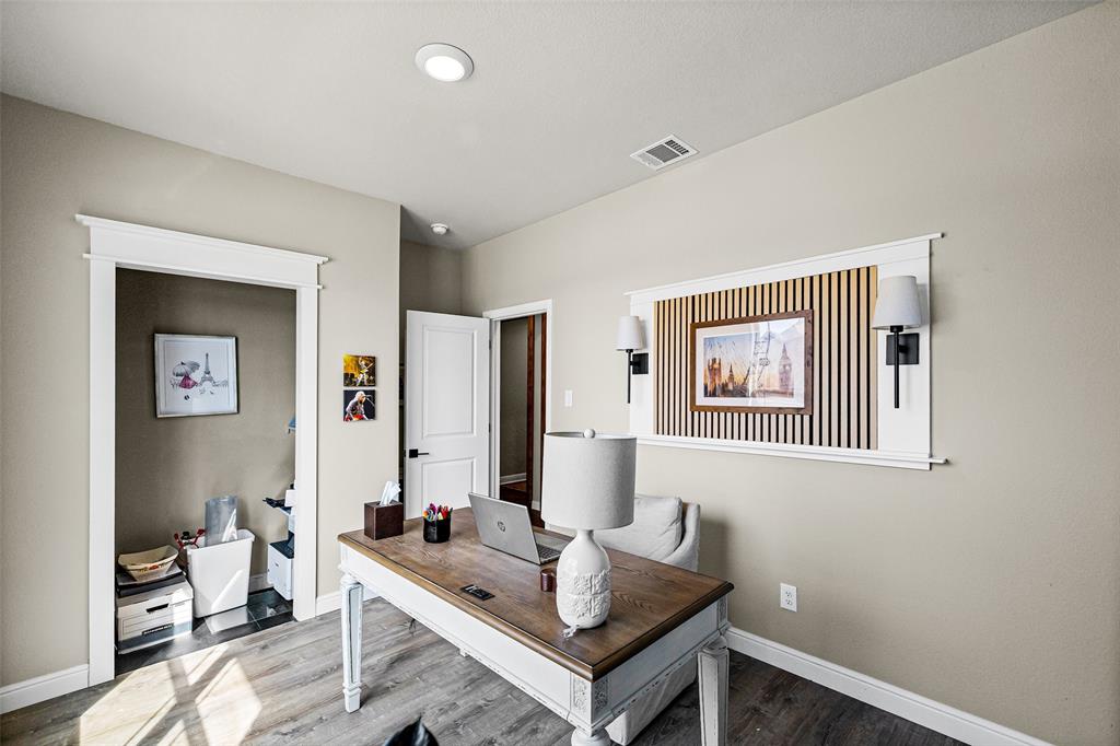 2373 Briscoe Rnch Drive Weatherford, TX 76087 - Photo 24 of 38 a living room with furniture and a window