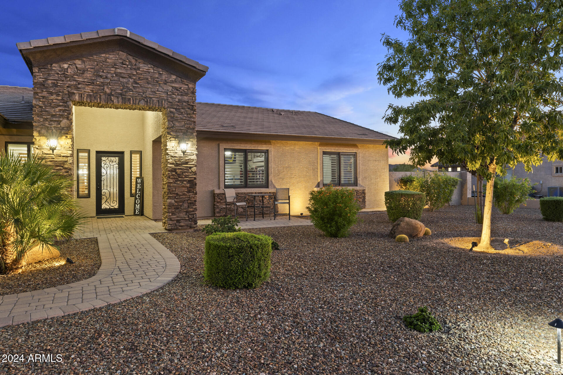 21 West Cloud Road Phoenix, AZ 85086 - Photo 11 of 97 1-117