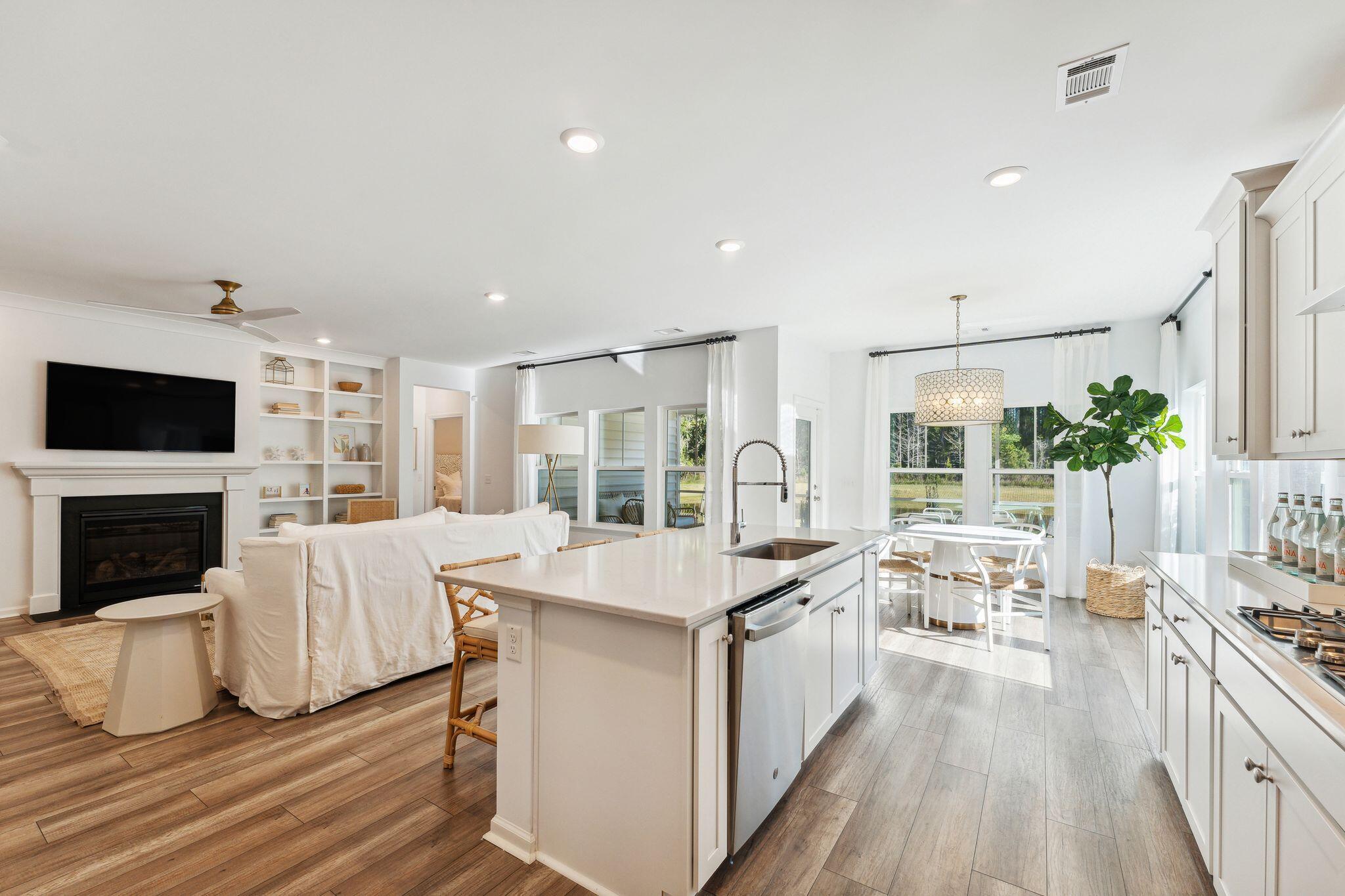 1642 Locals Street Summerville, SC 29485 - Photo 11 of 18 kitchen.family.eat in