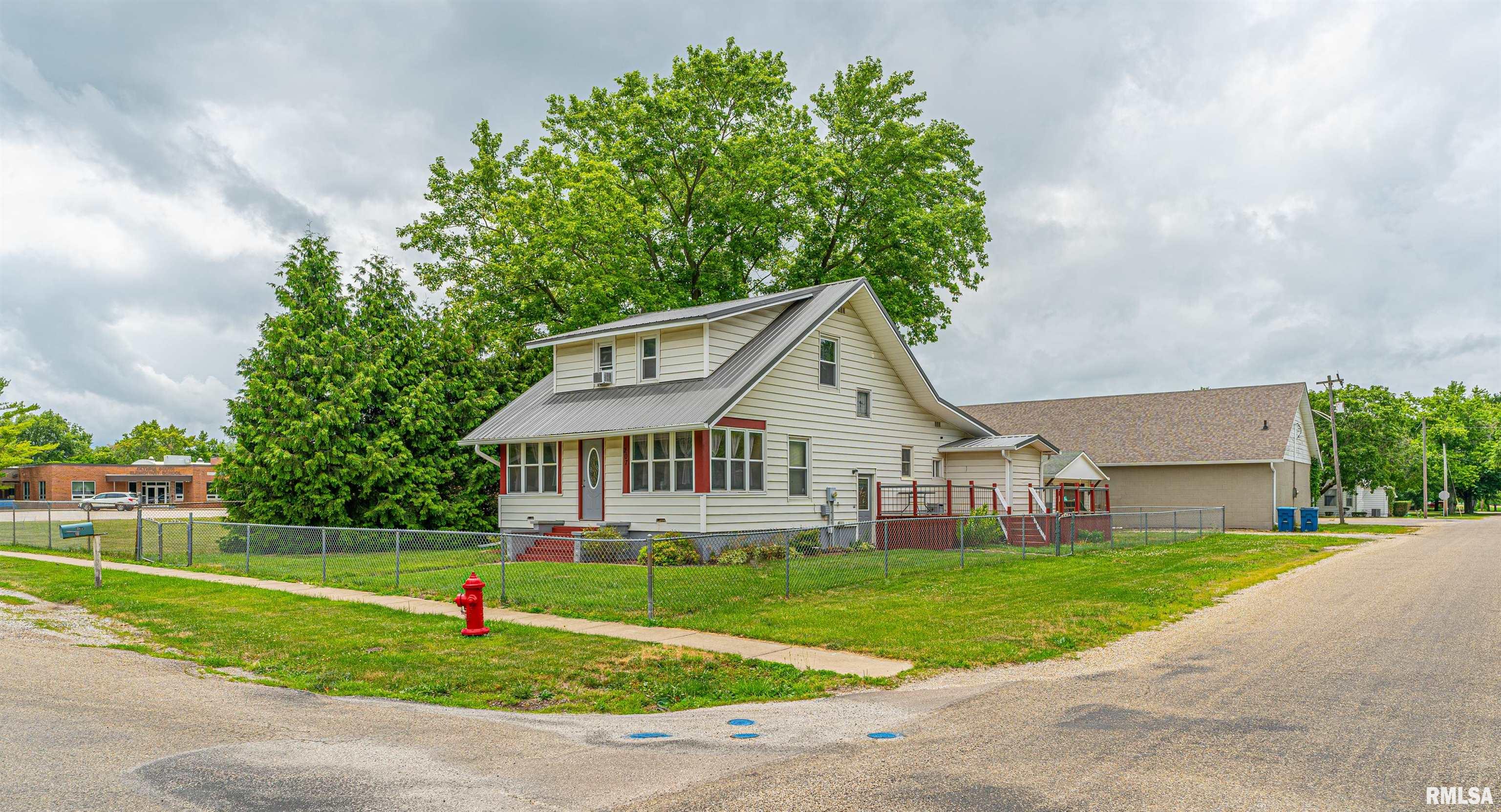 207 Northeast 5th Street Atlanta, IL 61723 - Photo 1 of 29