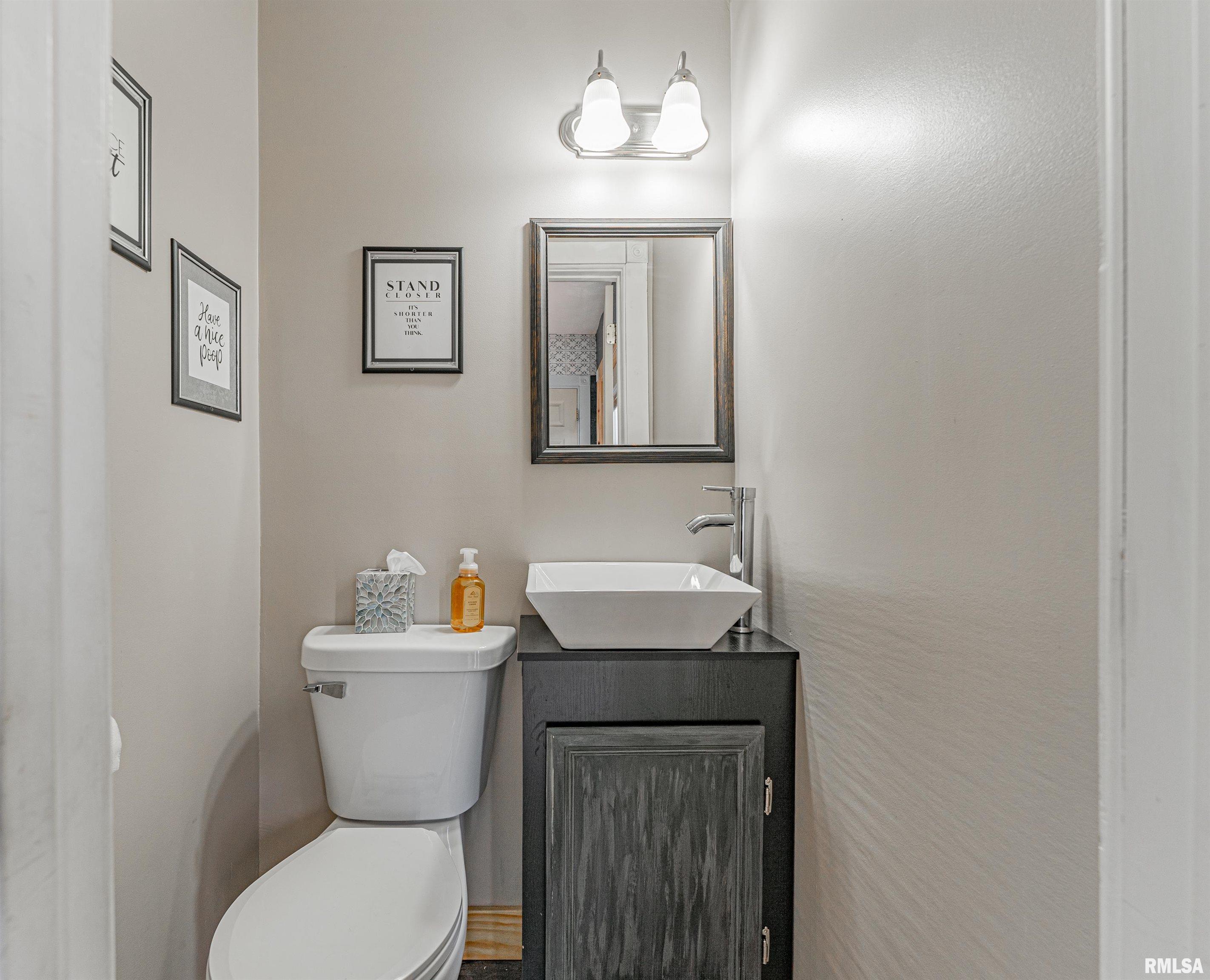 207 Northeast 5th Street Atlanta, IL 61723 - Photo 14 of 29