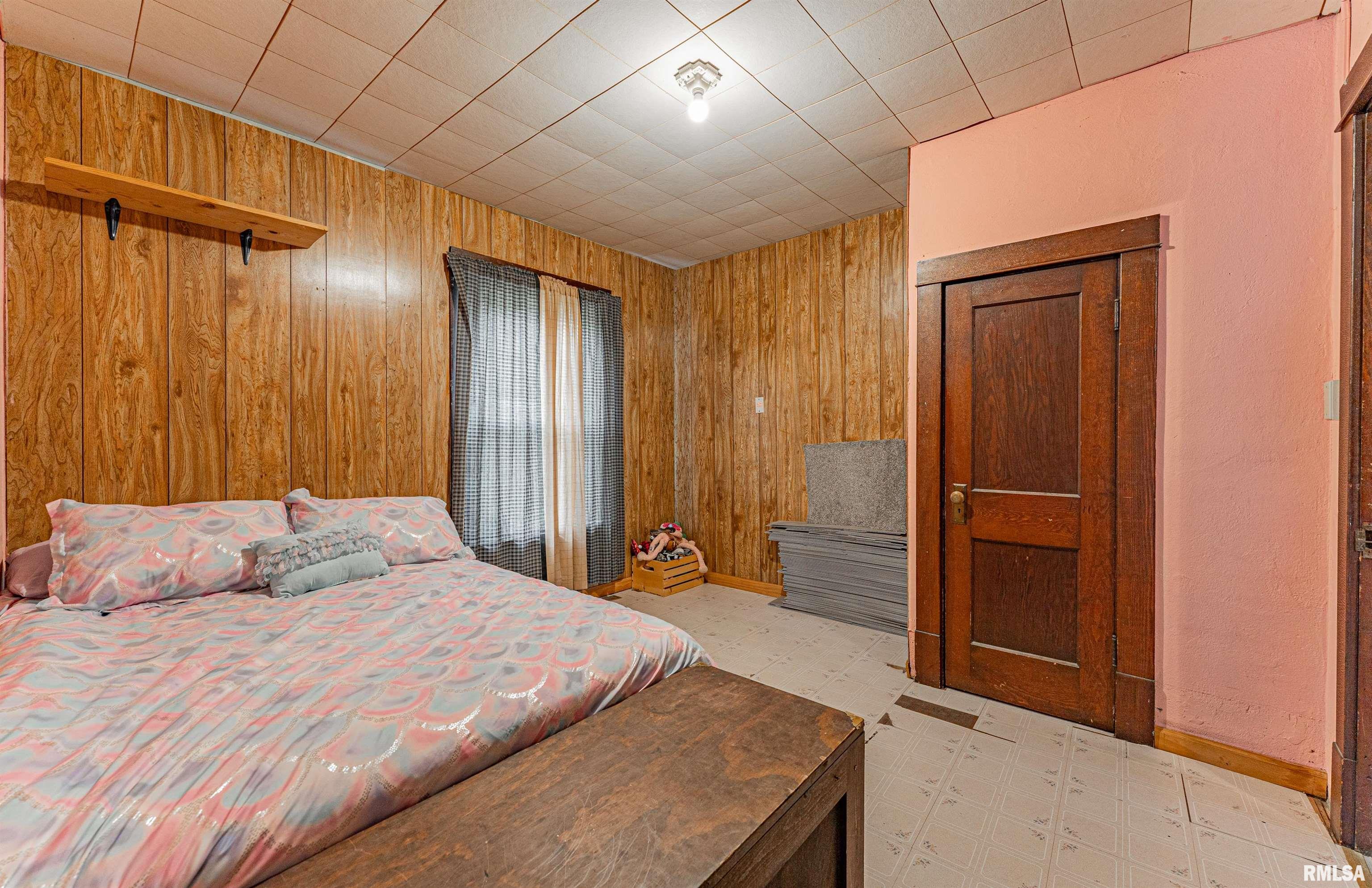 207 Northeast 5th Street Atlanta, IL 61723 - Photo 16 of 29