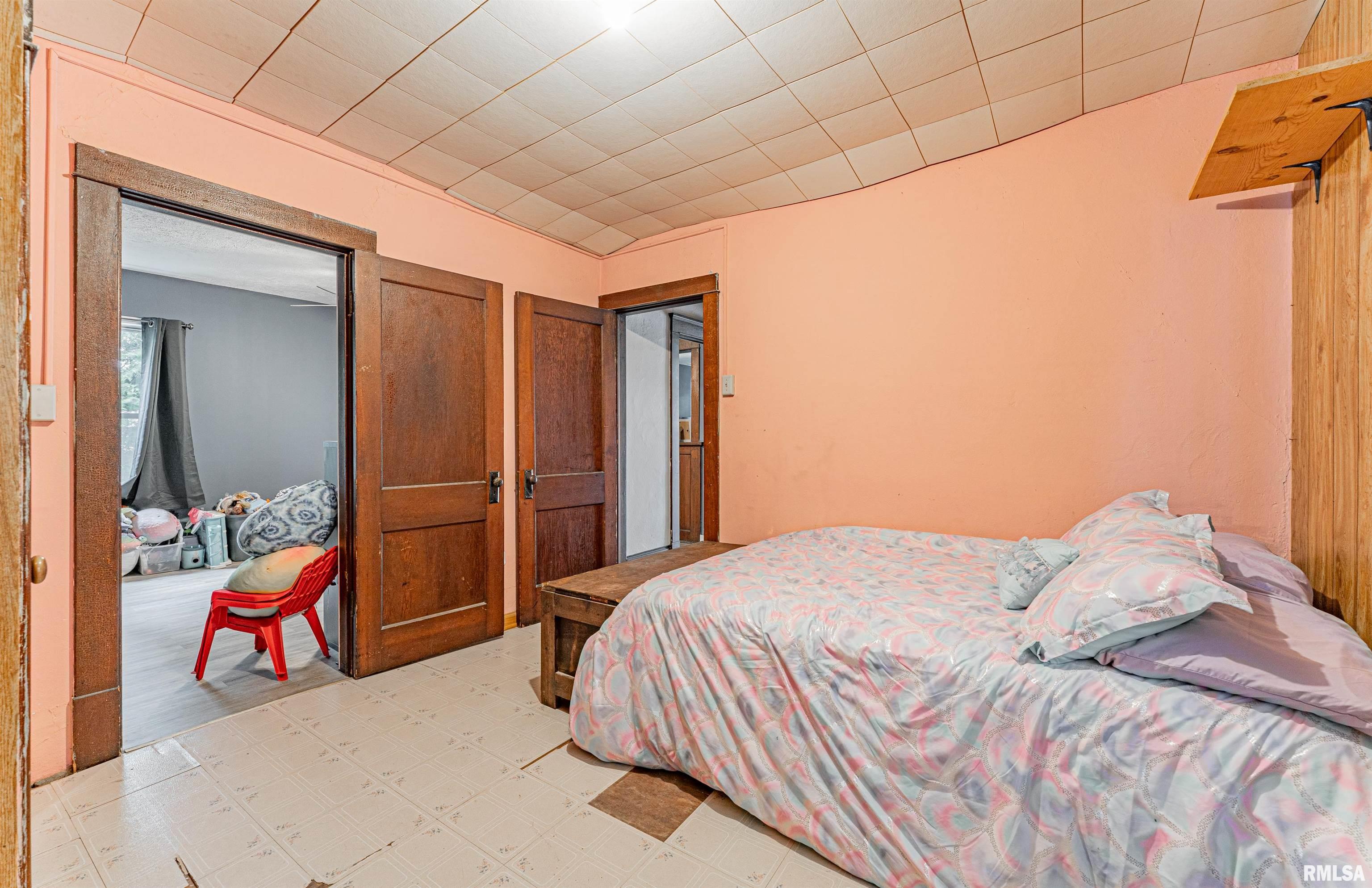 207 Northeast 5th Street Atlanta, IL 61723 - Photo 17 of 29