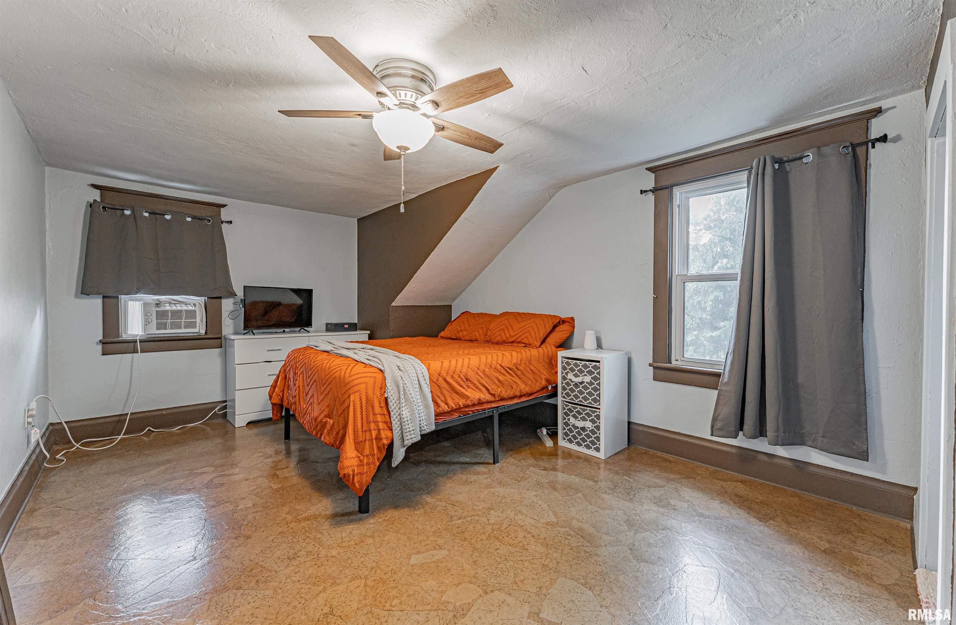 207 Northeast 5th Street Atlanta, IL 61723 - Photo 21 of 29