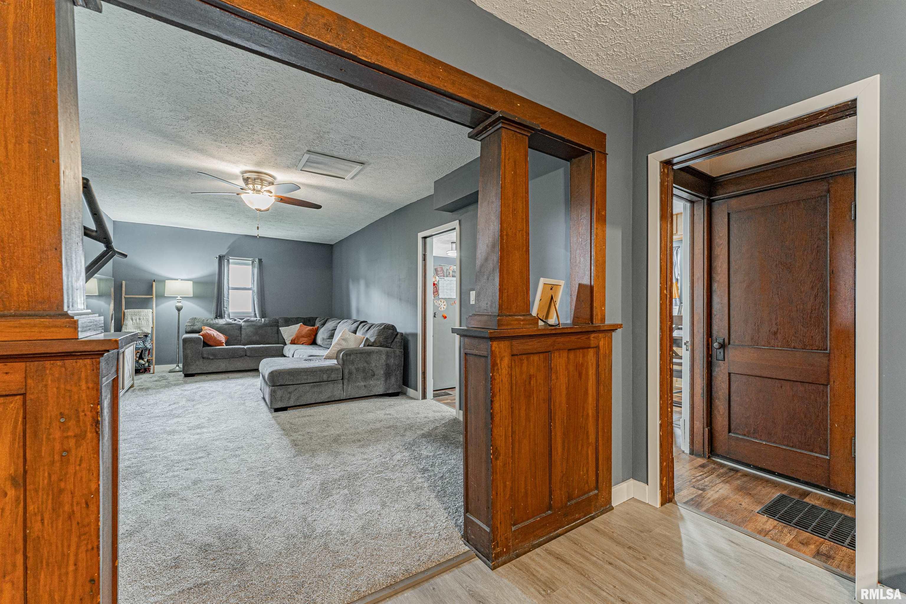 207 Northeast 5th Street Atlanta, IL 61723 - Photo 6 of 29