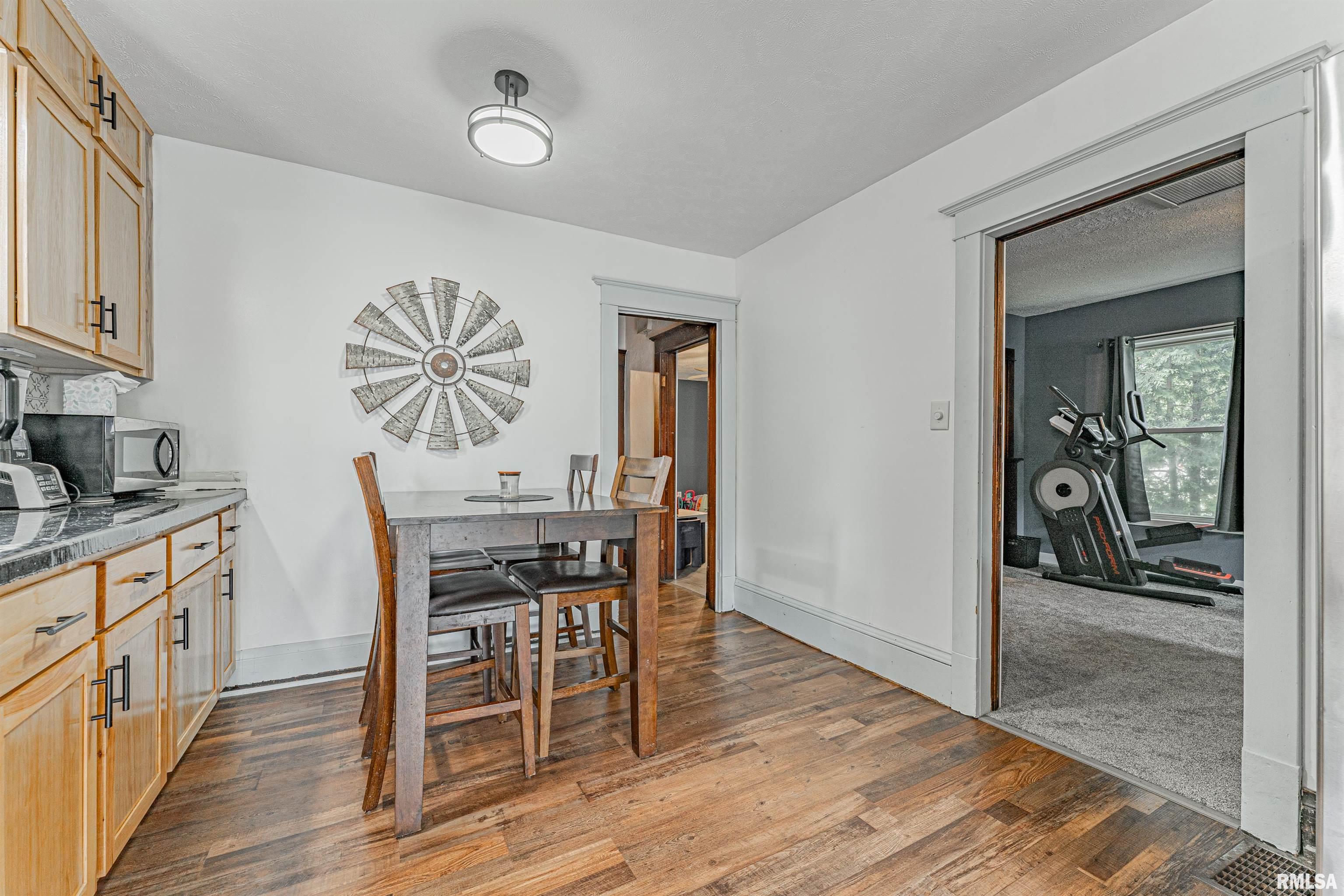 207 Northeast 5th Street Atlanta, IL 61723 - Photo 10 of 29