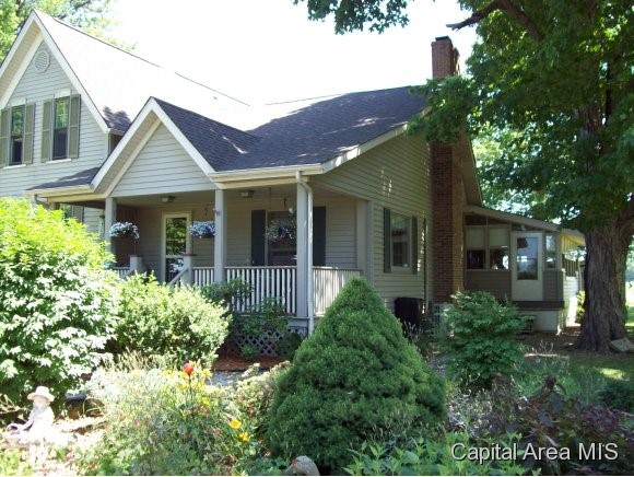 5550 Chicken Bristle Road Rochester, IL 62563 - Photo 3 of 24