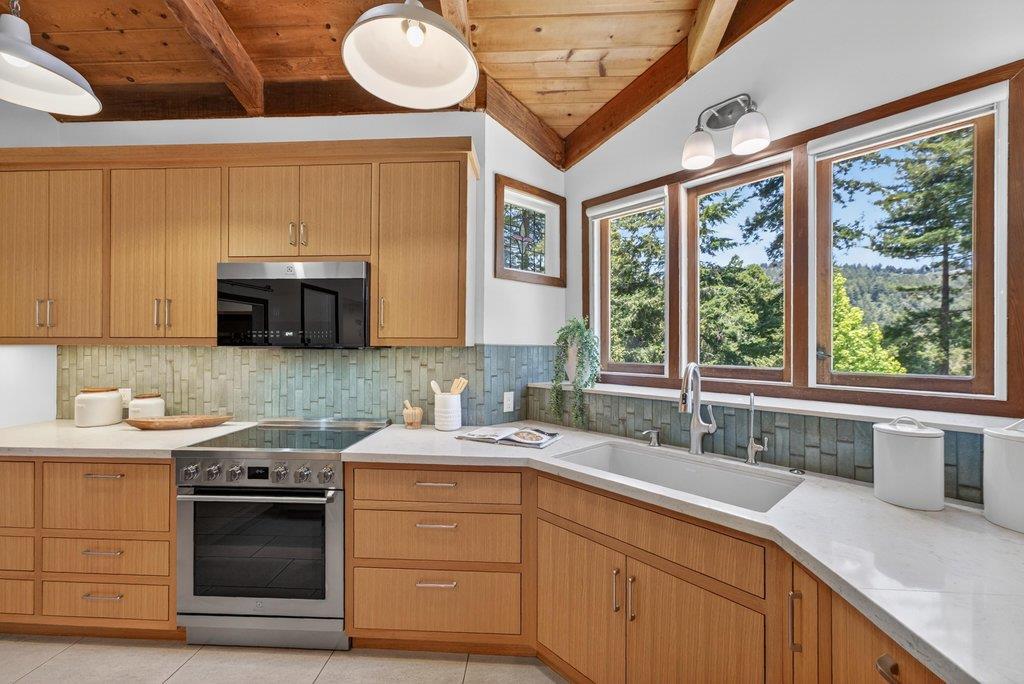 2030 Sparrow Valley Road Aptos, CA 95003 - Photo 6 of 70