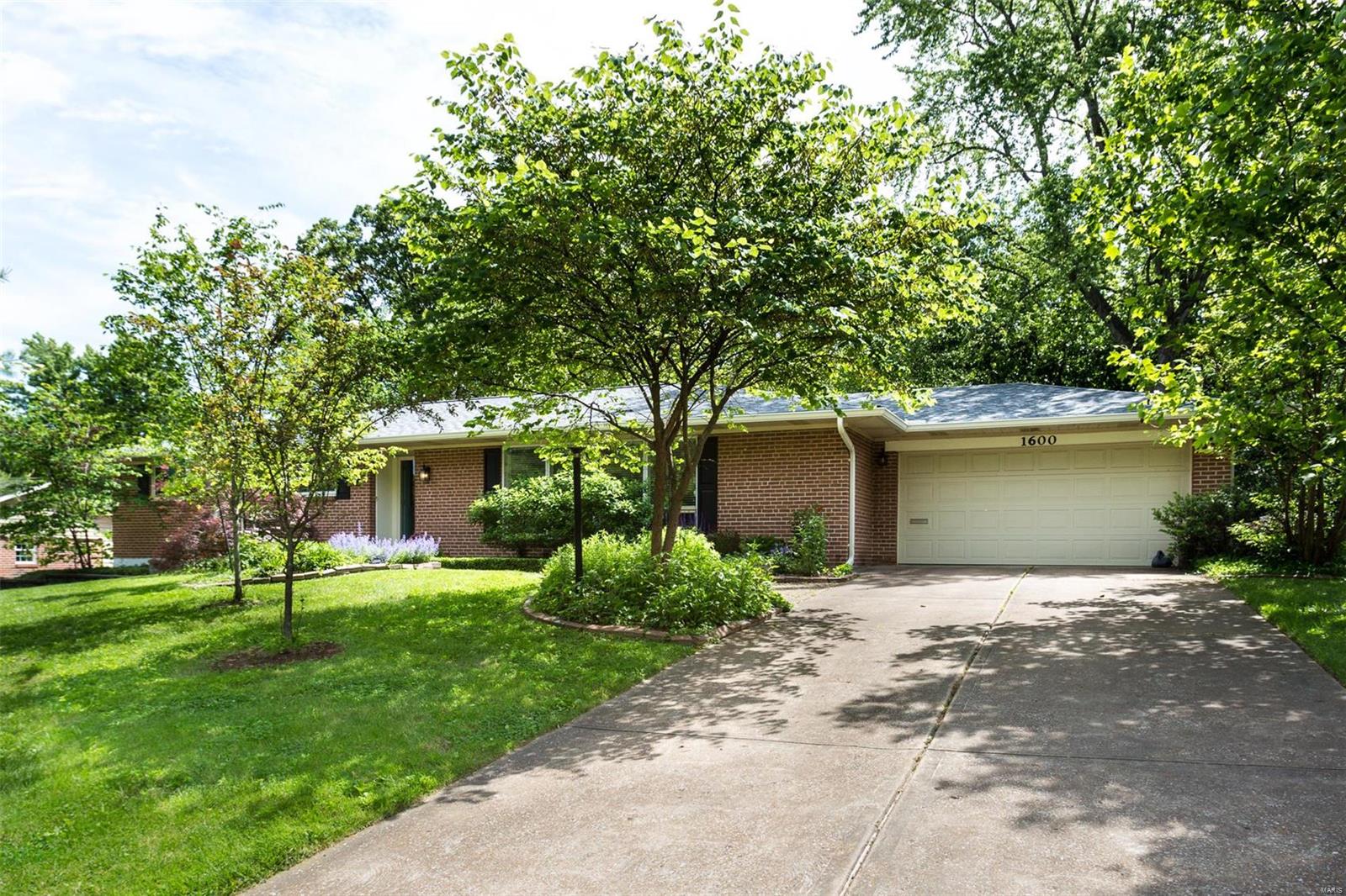 1600 Renderer Drive St. Louis, MO 63122 - Photo 1 of 46 Gallery Image 1