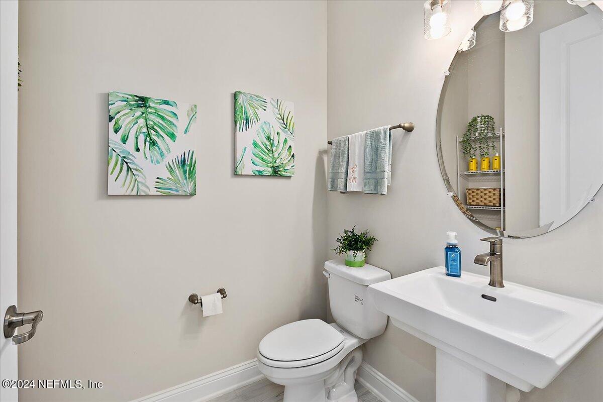 376 Footbridge Road St. Johns, FL 32259 - Photo 17 of 64 17-Powder Room