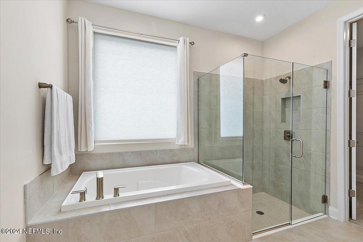 376 Footbridge Road St. Johns, FL 32259 - Photo 22 of 64 22-Primary Bathroom