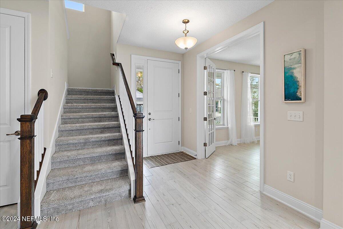 05-Foyer to Office