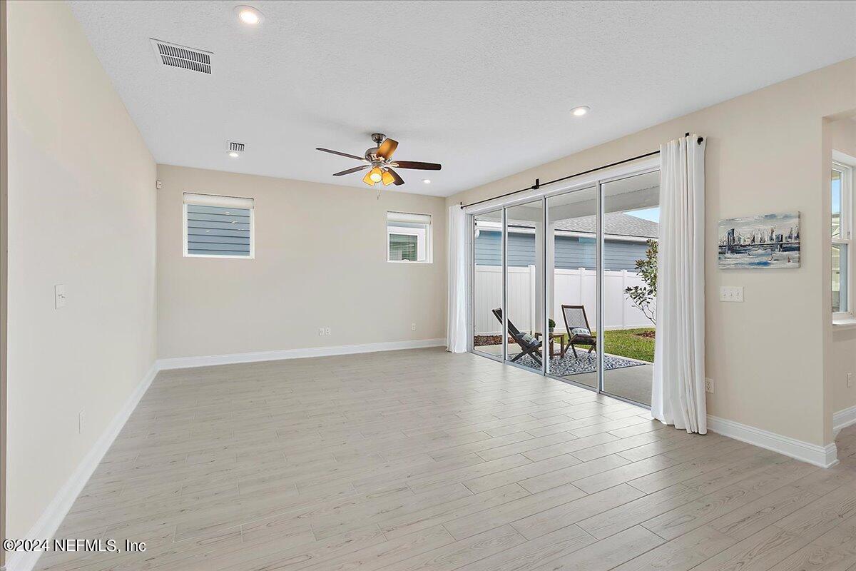 376 Footbridge Road St. Johns, FL 32259 - Photo 9 of 64 09-Living Room