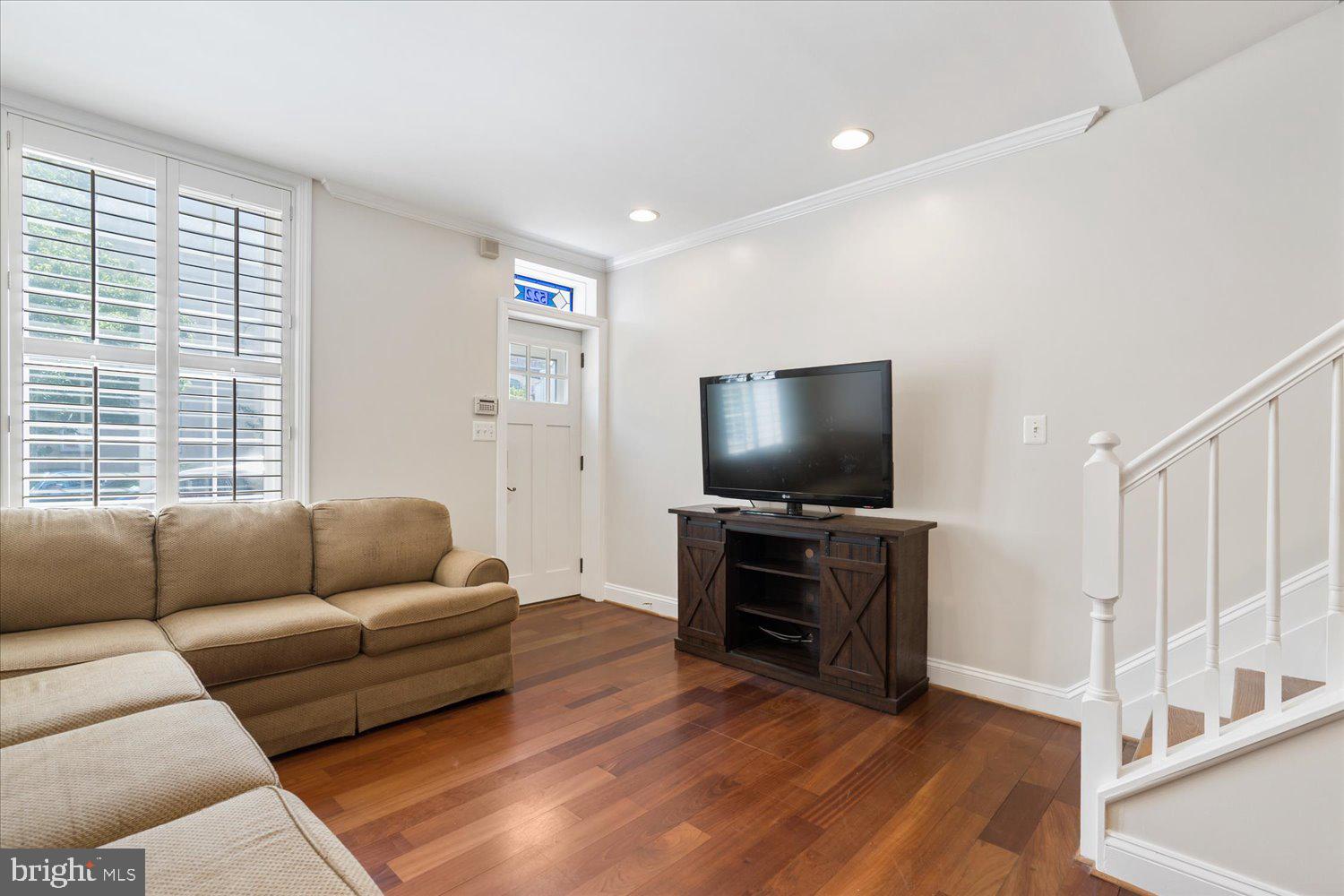 522 South Clinton Street Baltimore, MD 21224 - Photo 5 of 31