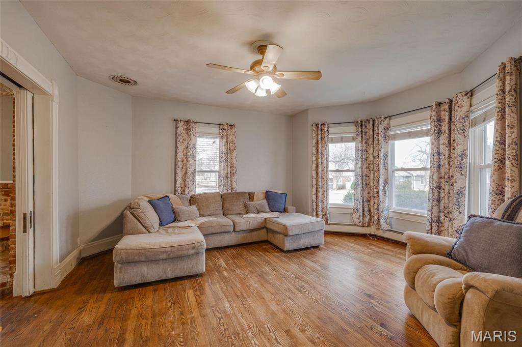 411 Center Street Farmington, MO 63640 - Photo 6 of 37