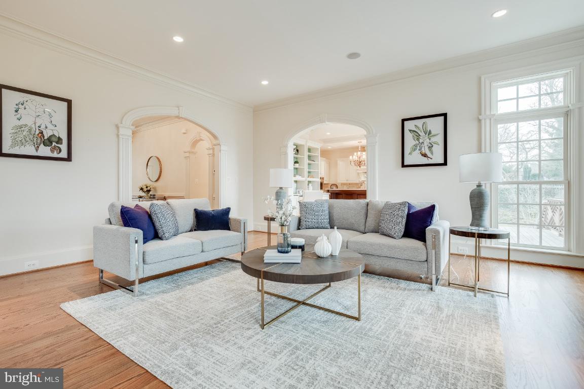2034 Rockingham Street McLean, VA 22101 - Photo 11 of 68 Family Room overlooks Expansive Rear Yard