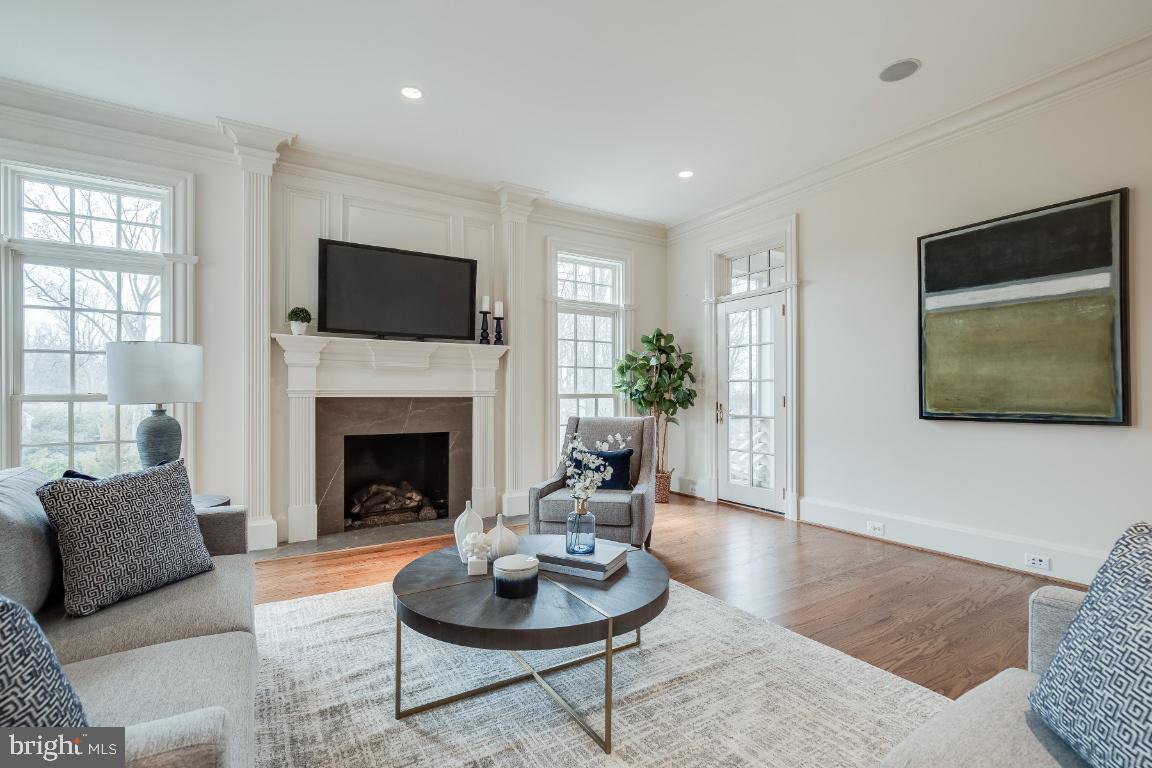 2034 Rockingham Street McLean, VA 22101 - Photo 13 of 68 Access to Screen Porch from the Family Room