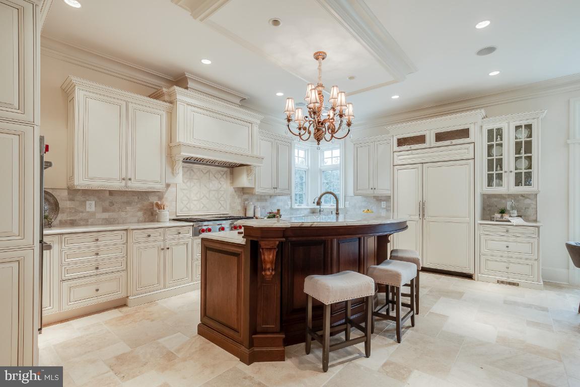 2034 Rockingham Street McLean, VA 22101 - Photo 16 of 68 A True Gourmet Kitchen