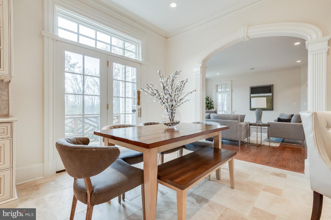 2034 Rockingham Street McLean, VA 22101 - Photo 22 of 68 Casual Dining aArea opens to Rear Deck