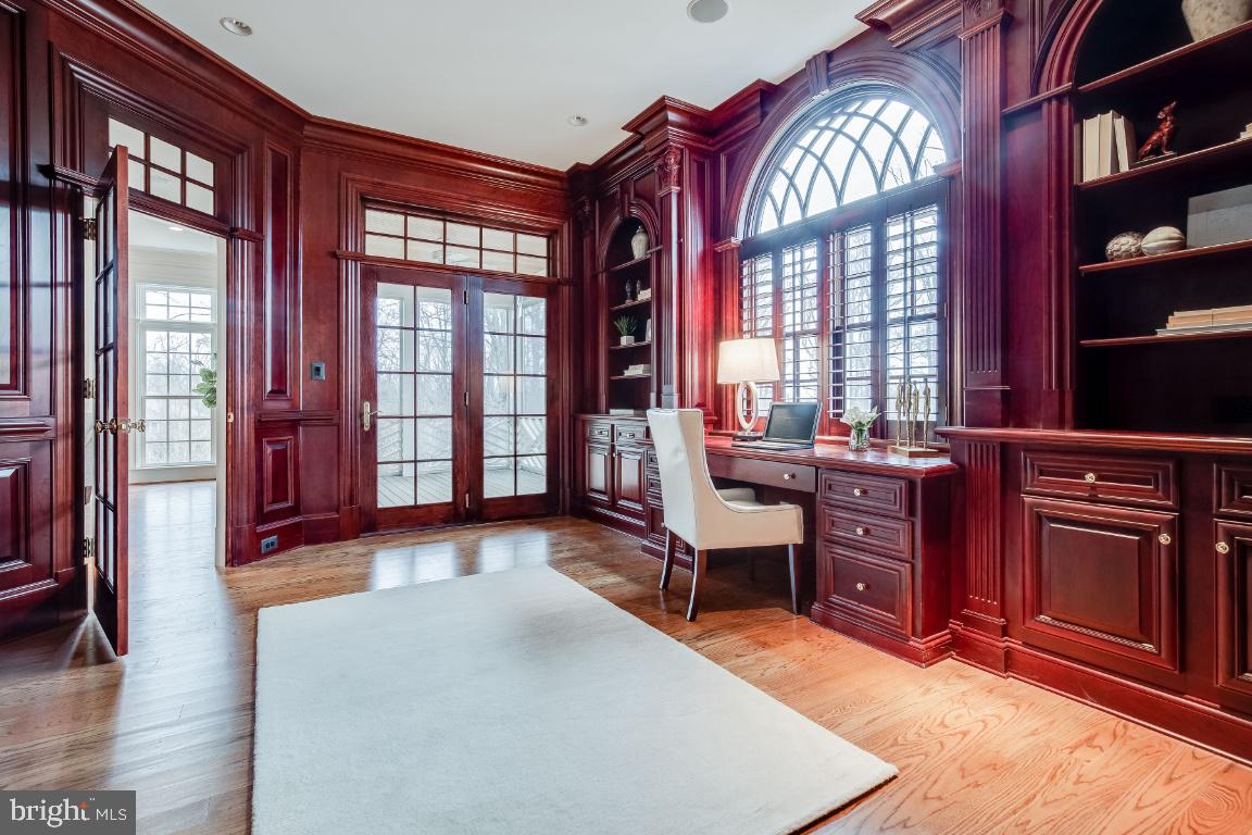 2034 Rockingham Street McLean, VA 22101 - Photo 24 of 68 Custom Cherry Library