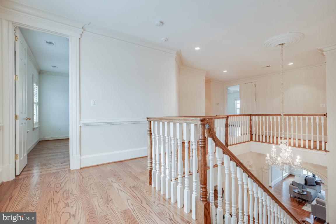 2034 Rockingham Street McLean, VA 22101 - Photo 25 of 68 Upper Level l
Landing