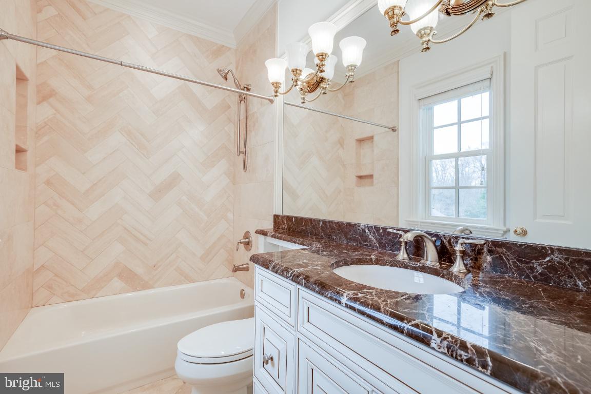 2034 Rockingham Street McLean, VA 22101 - Photo 35 of 68 Secondary Upper Level Bathroom #1