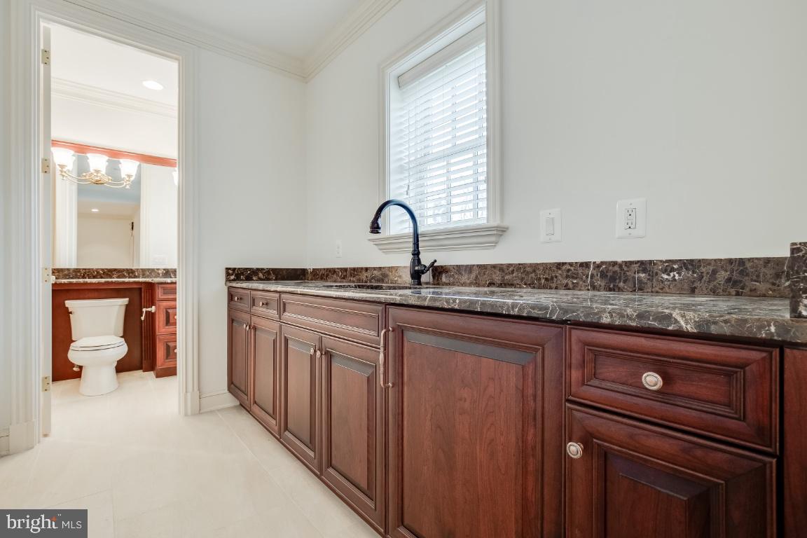 2034 Rockingham Street McLean, VA 22101 - Photo 46 of 68 Part of Guest Suite w/ Full Bath