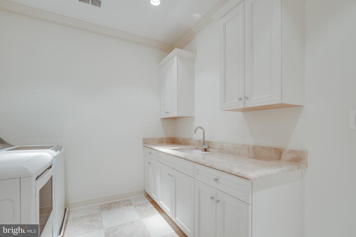 2034 Rockingham Street McLean, VA 22101 - Photo 50 of 68 Upper Level Laundry Room