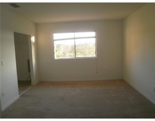 1925 Alamanda Way Riviera Beach, FL 33404 - Photo 4 of 7 Additional Photo