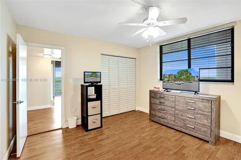 $240,000 | 901 Colony Point Circle, Unit 501, Pembroke Pines, FL 33026